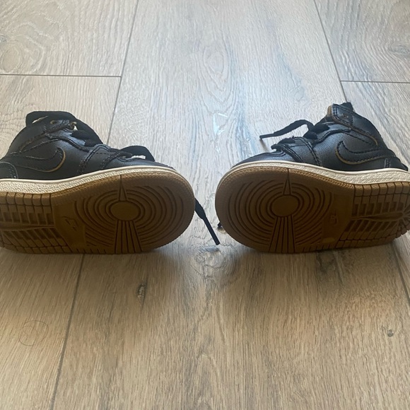 Nike Jordan - Size 4C - Picture 8 of 11